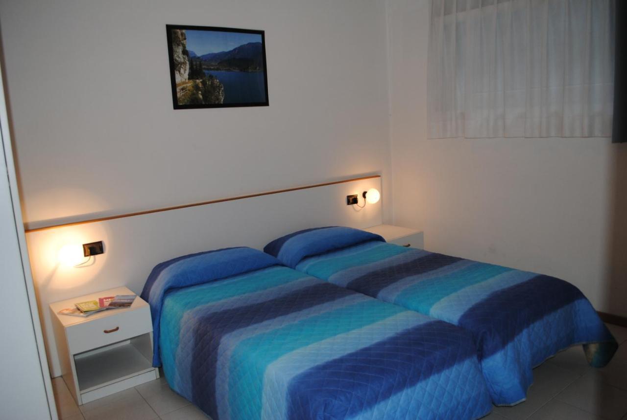 Residence Marina Riva del Garda Phòng bức ảnh