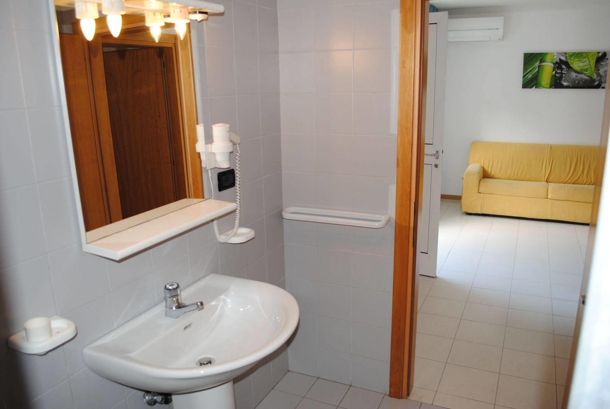 Residence Marina Riva del Garda Ngoại thất bức ảnh